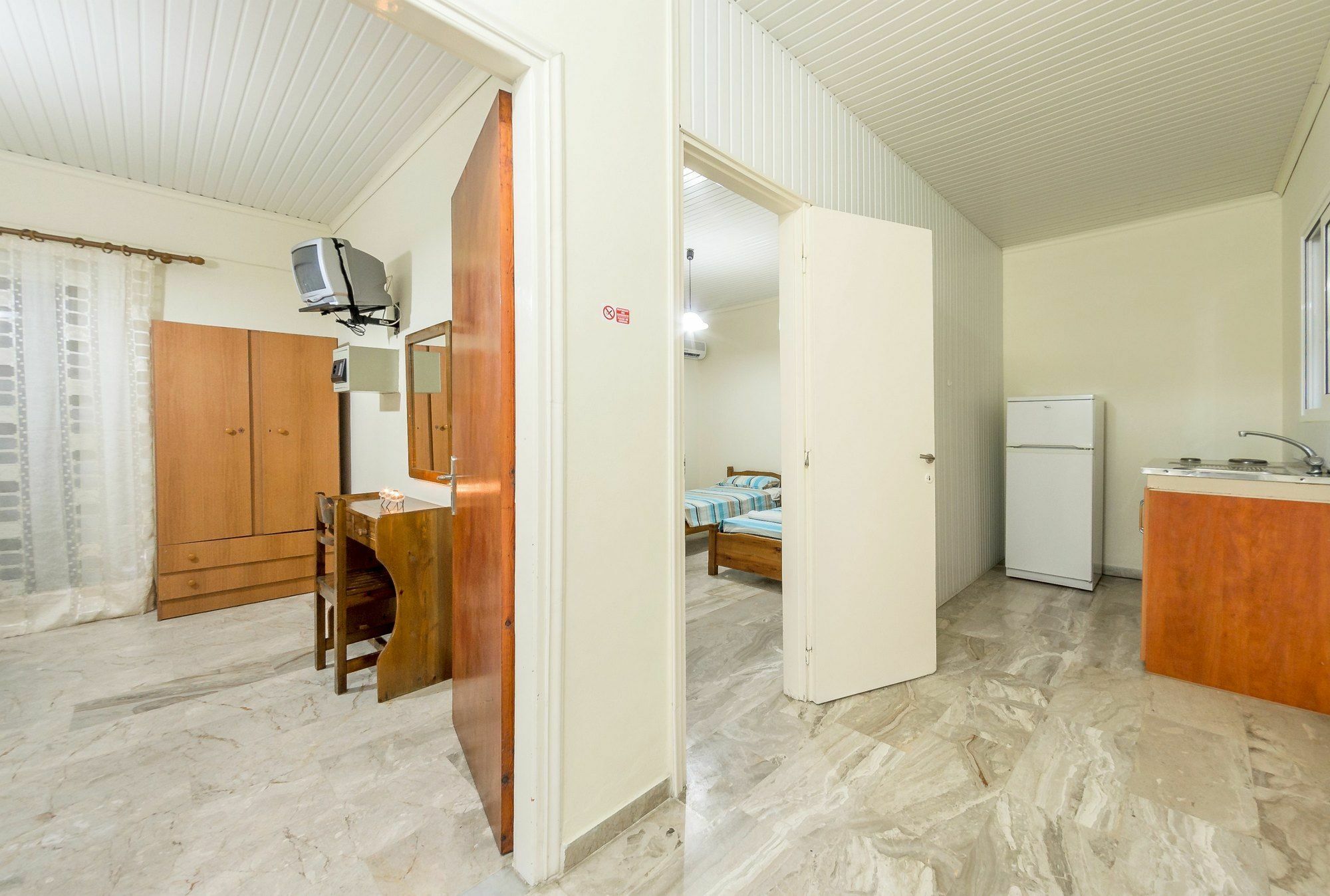Borsalino Studios & Apartments Лаганас Экстерьер фото