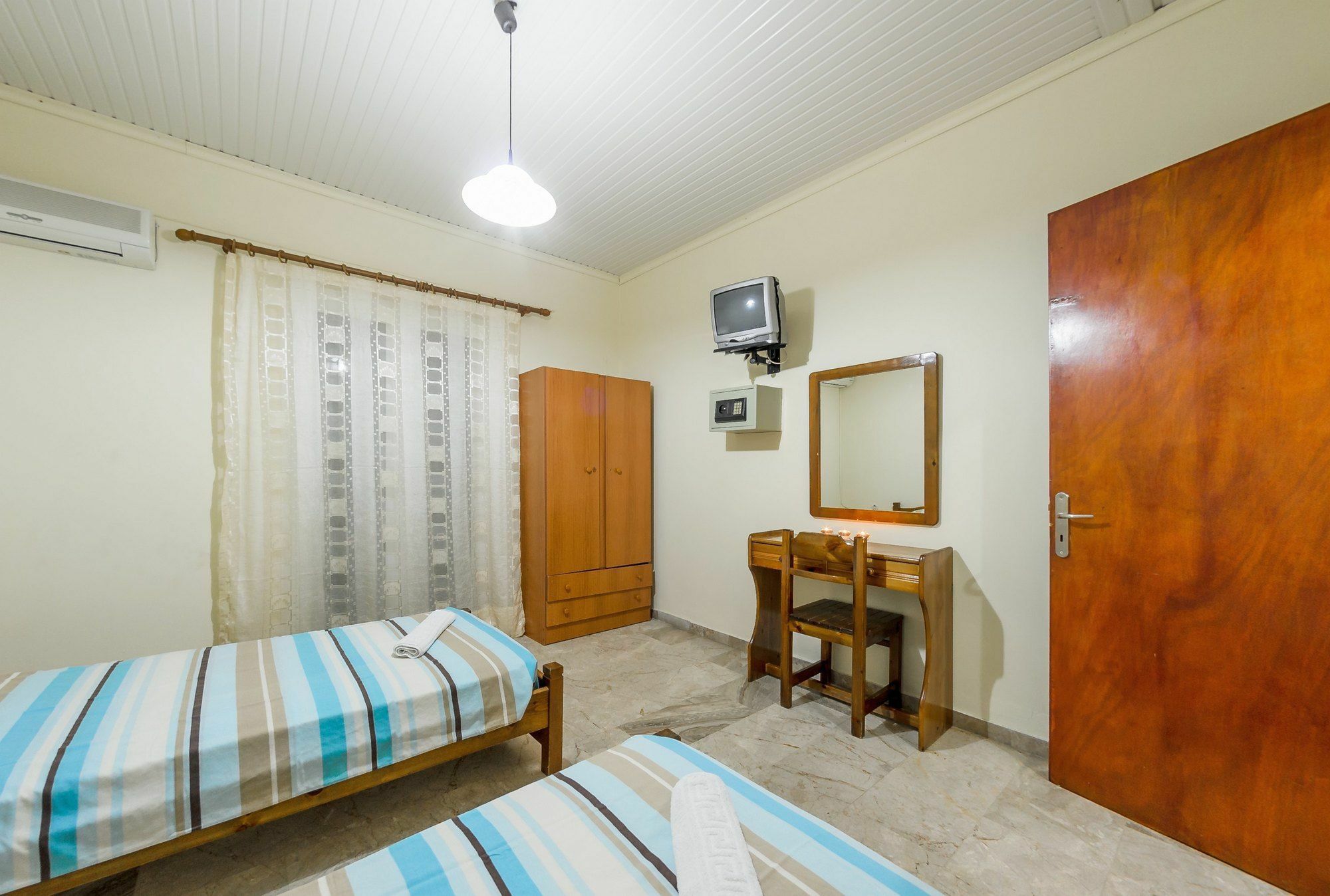 Borsalino Studios & Apartments Лаганас Экстерьер фото